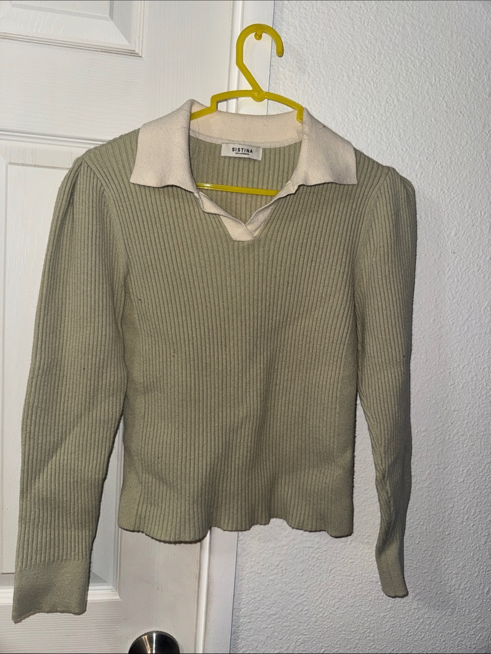 Sistina Olive Green Ribbed V-Neck Sweater with Cream Polo Collar